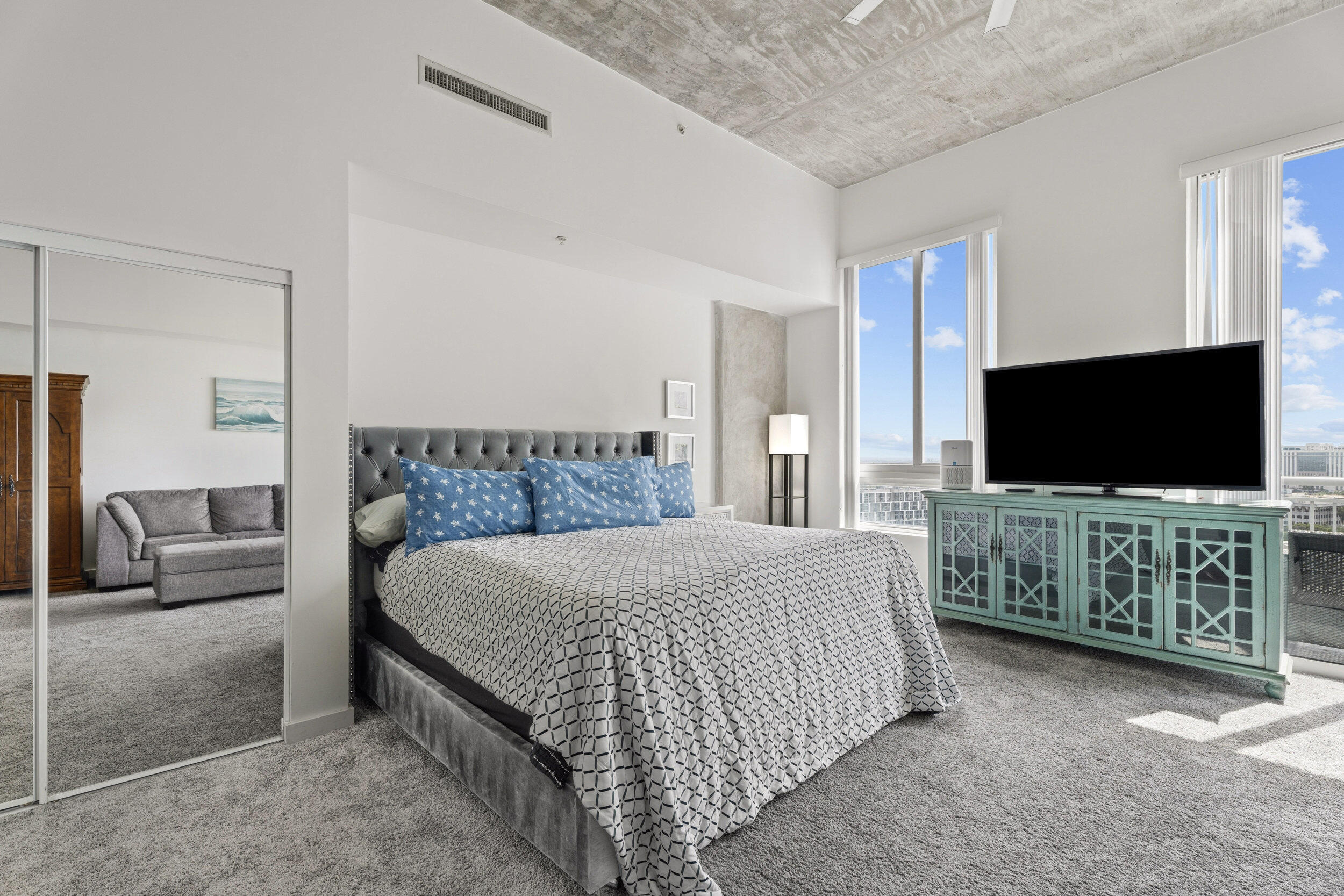 EDGE CONDO - Residential
