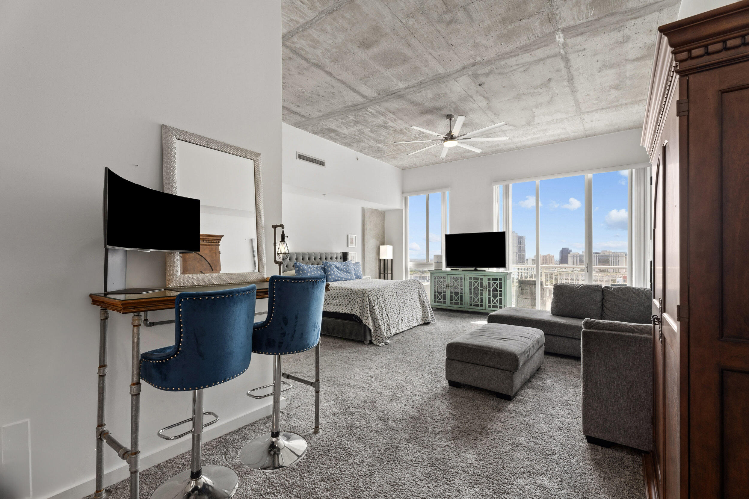 EDGE CONDO - Residential
