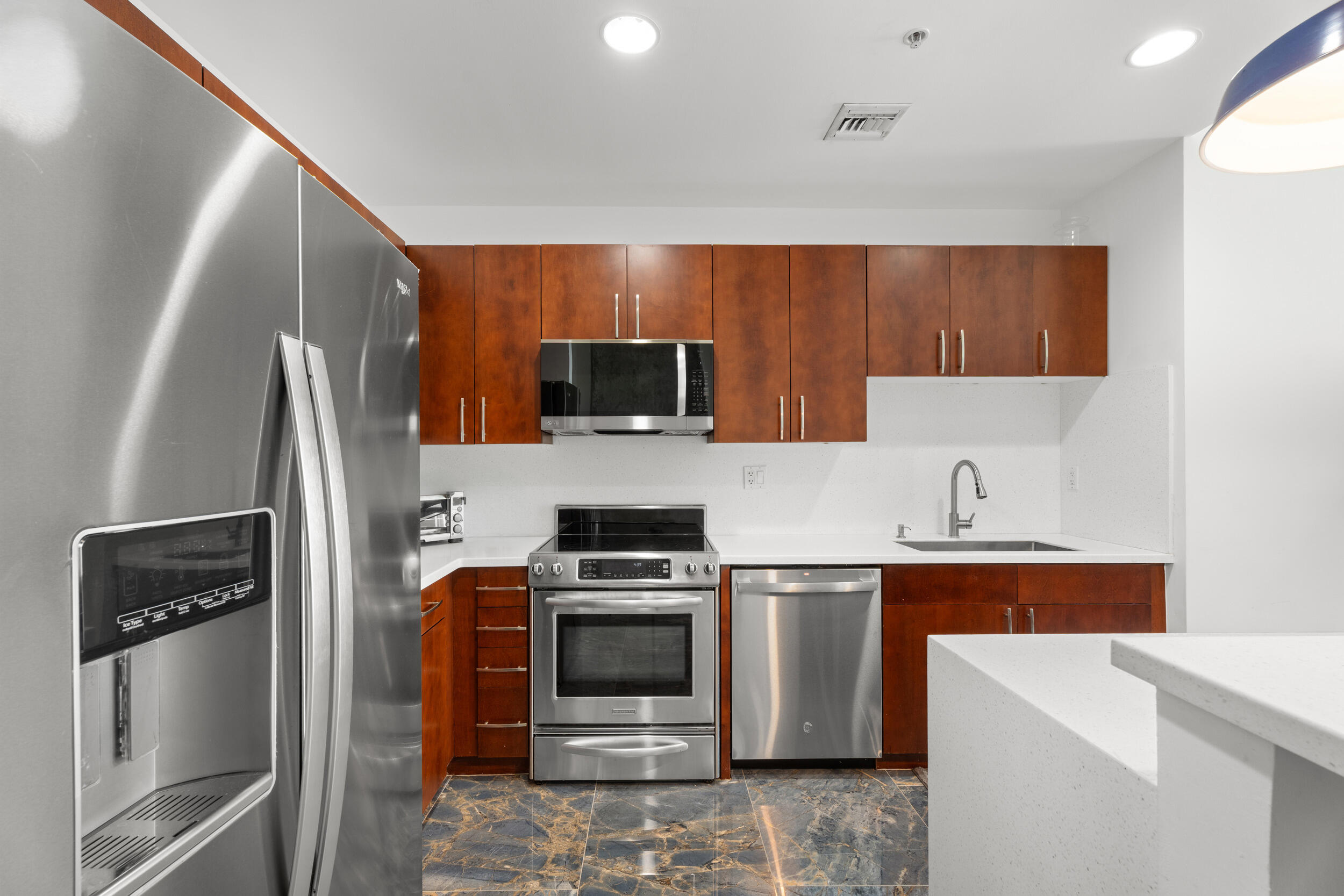 EDGE CONDO - Residential
