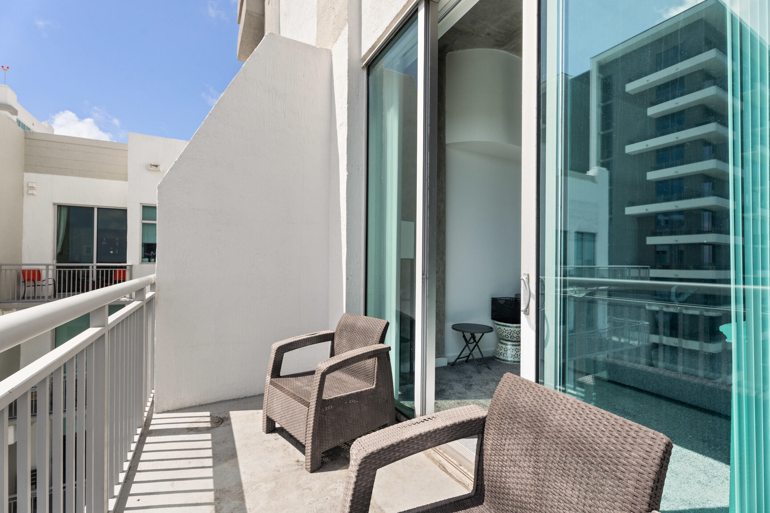 EDGE CONDO - Residential
