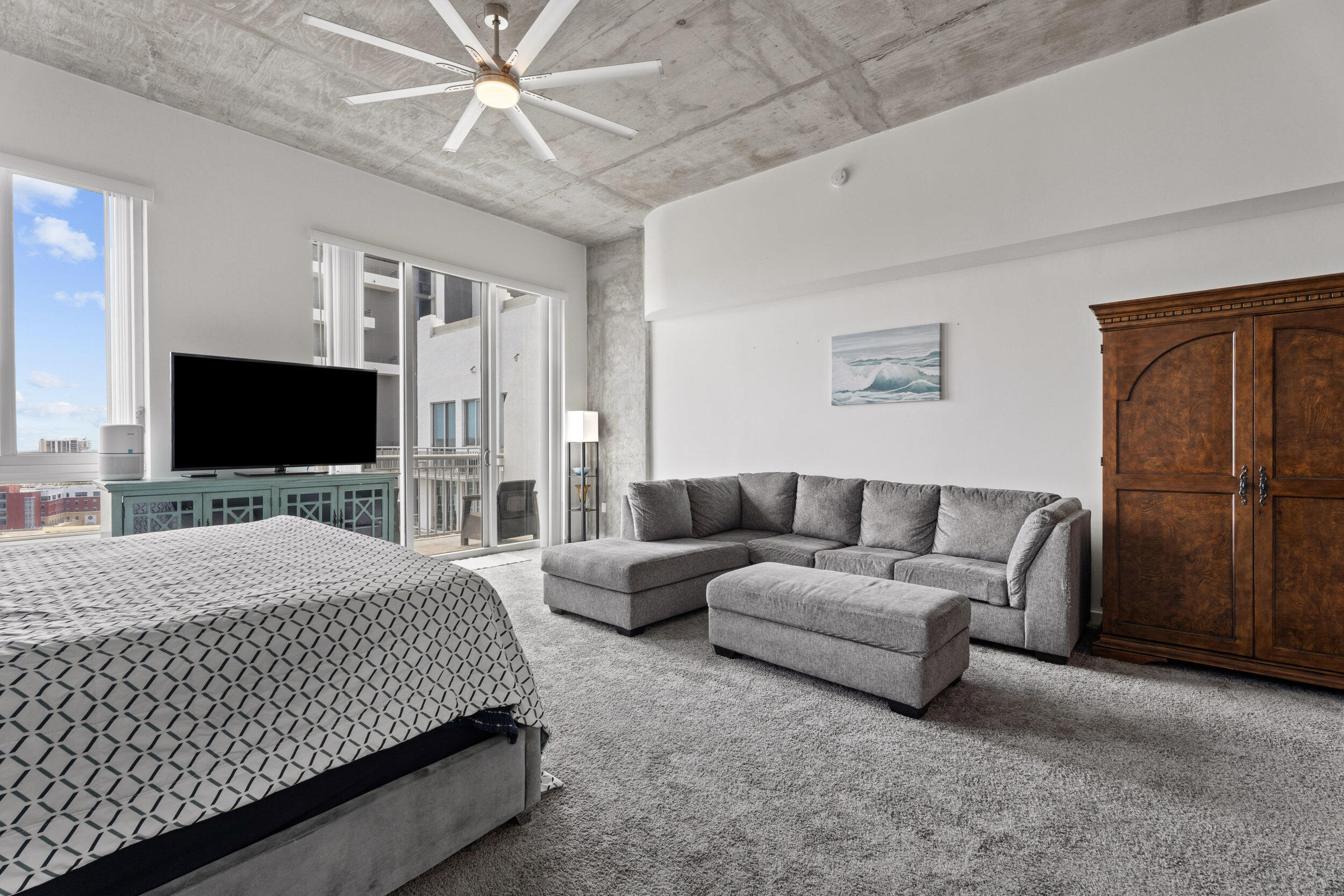 EDGE CONDO - Residential