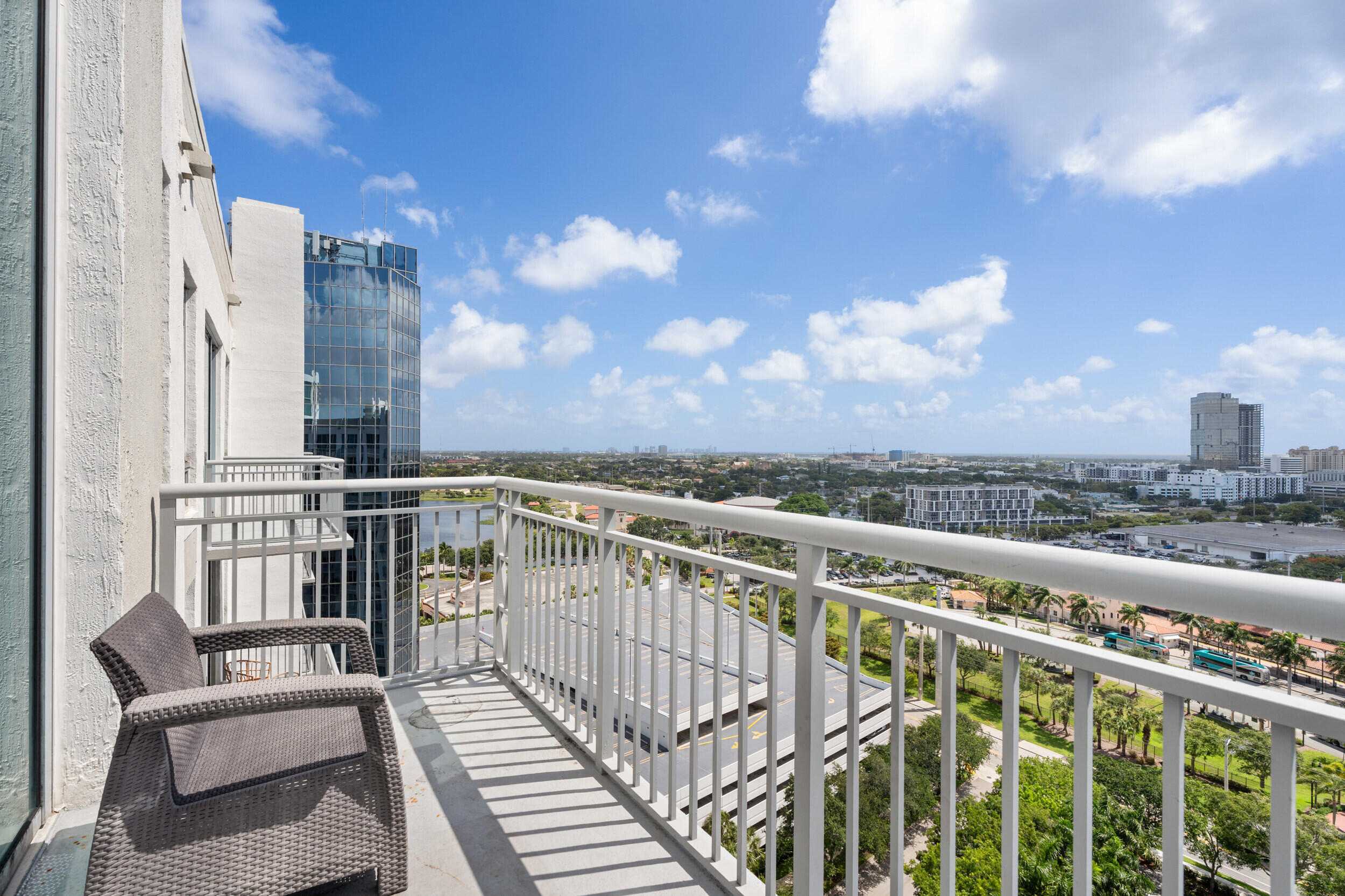 EDGE CONDO - Residential