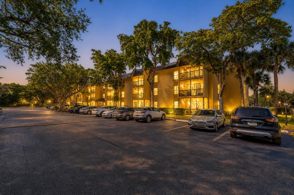 Photo of 460 NW 20th Street #2100, Boca Raton, FL 33431 (MLS # B26051314)
