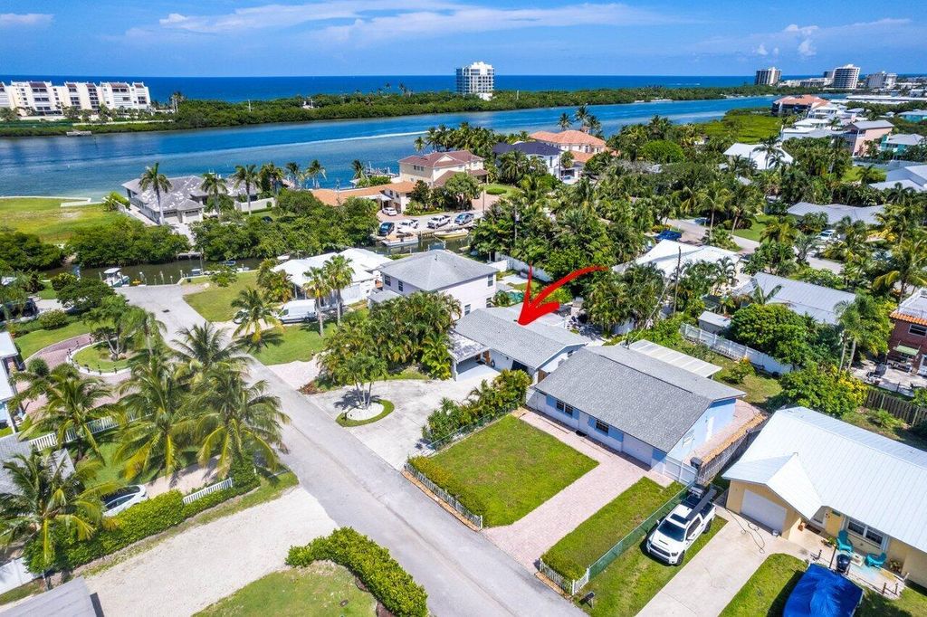 Photo of 3420 Palm Court, Jupiter, FL 33469 (MLS # R10904875)