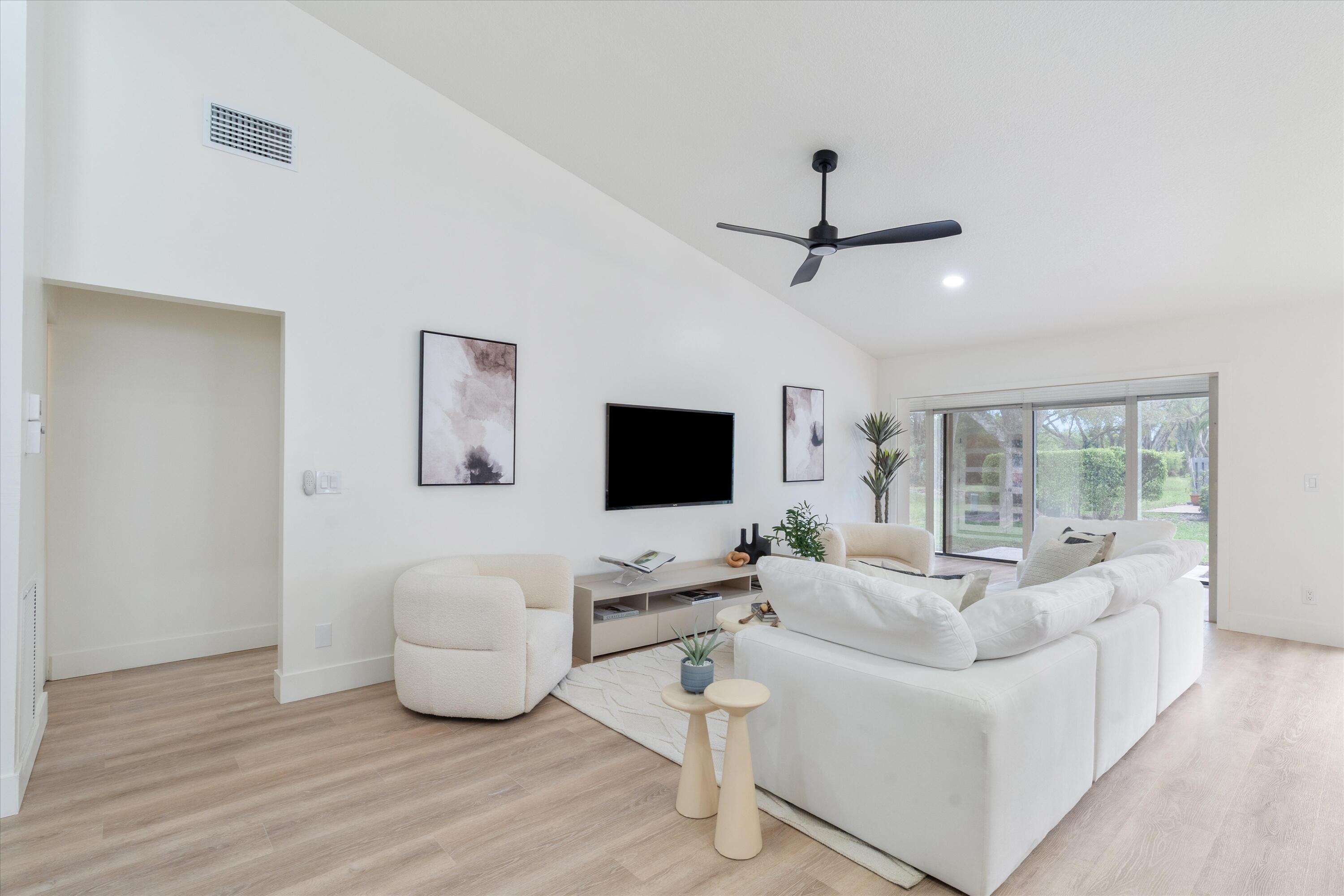 EQUESTRIAN - Residential