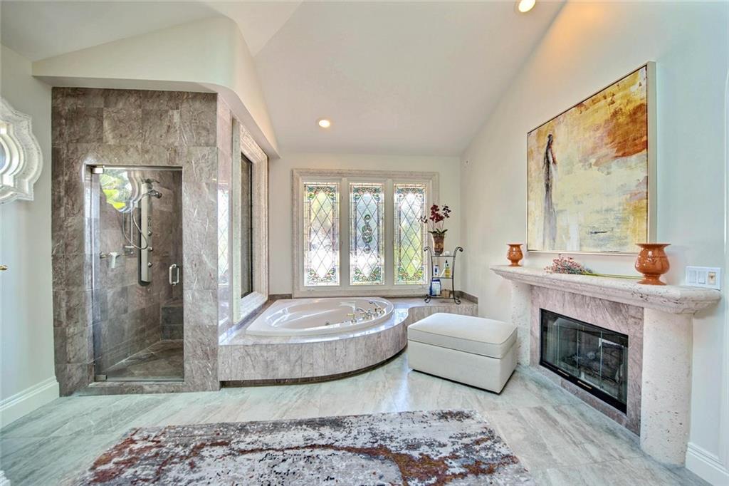 Lucille Island 37-19 B - Land