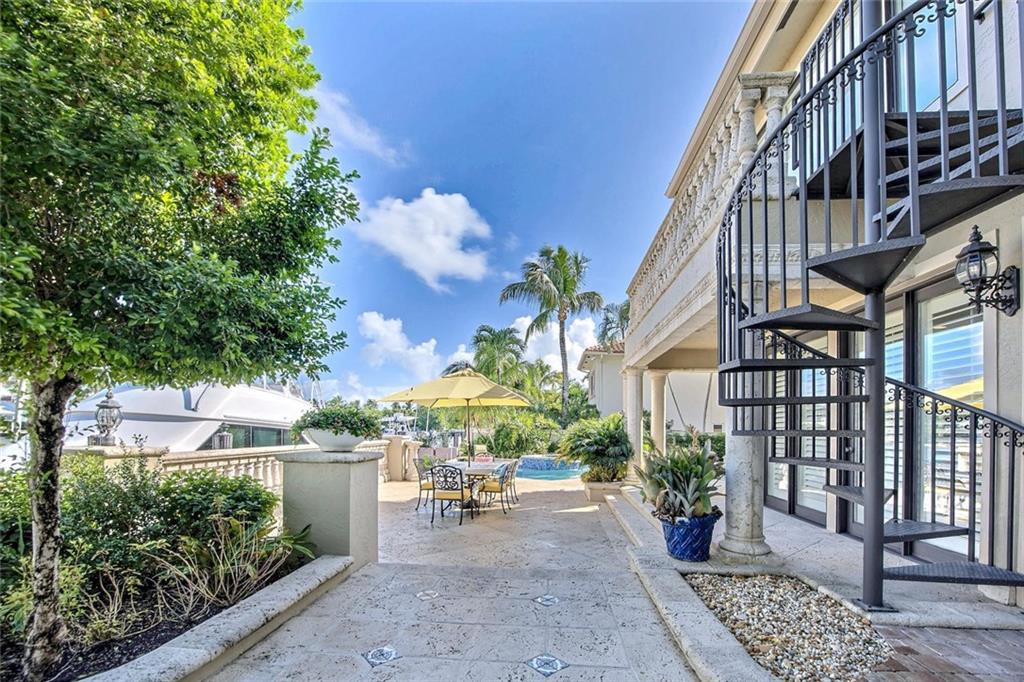 Lucille Island 37-19 B - Land