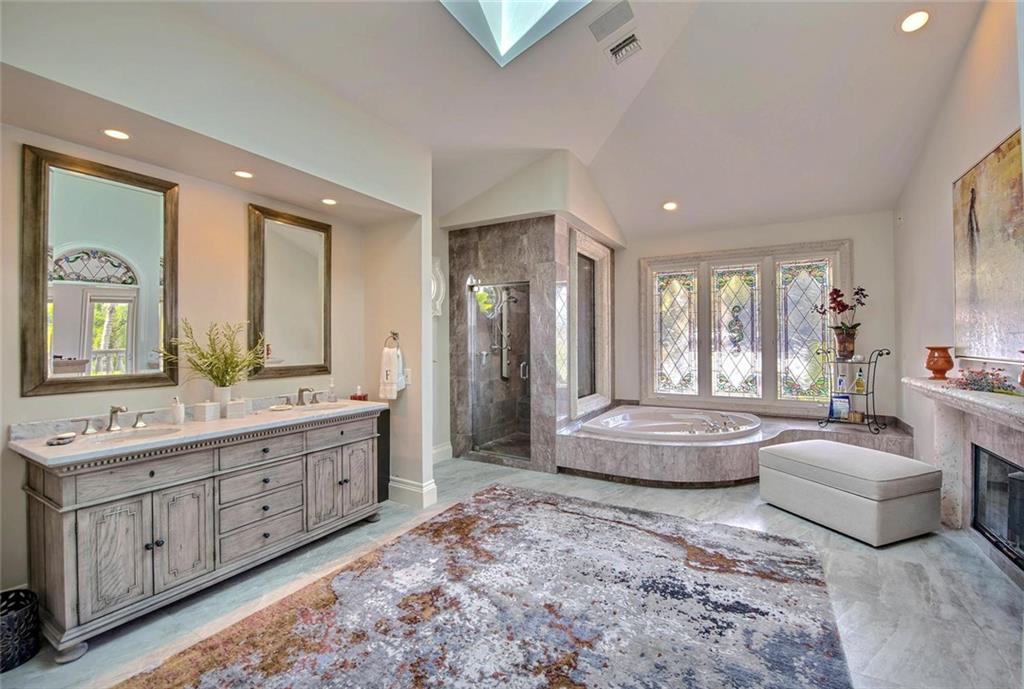 Lucille Island 37-19 B - Land