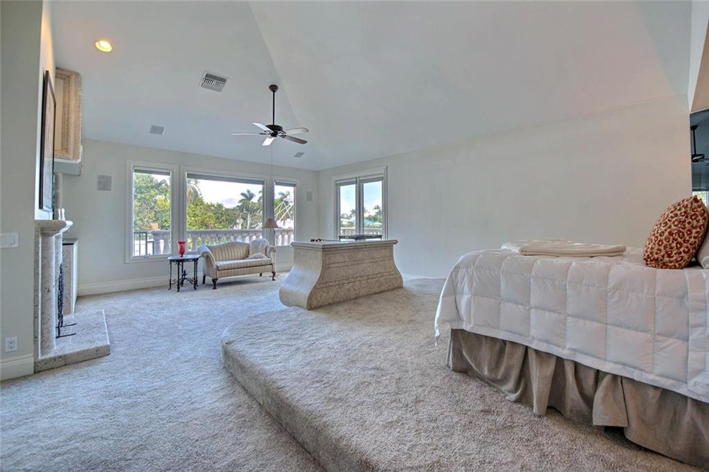 Lucille Island 37-19 B - Land