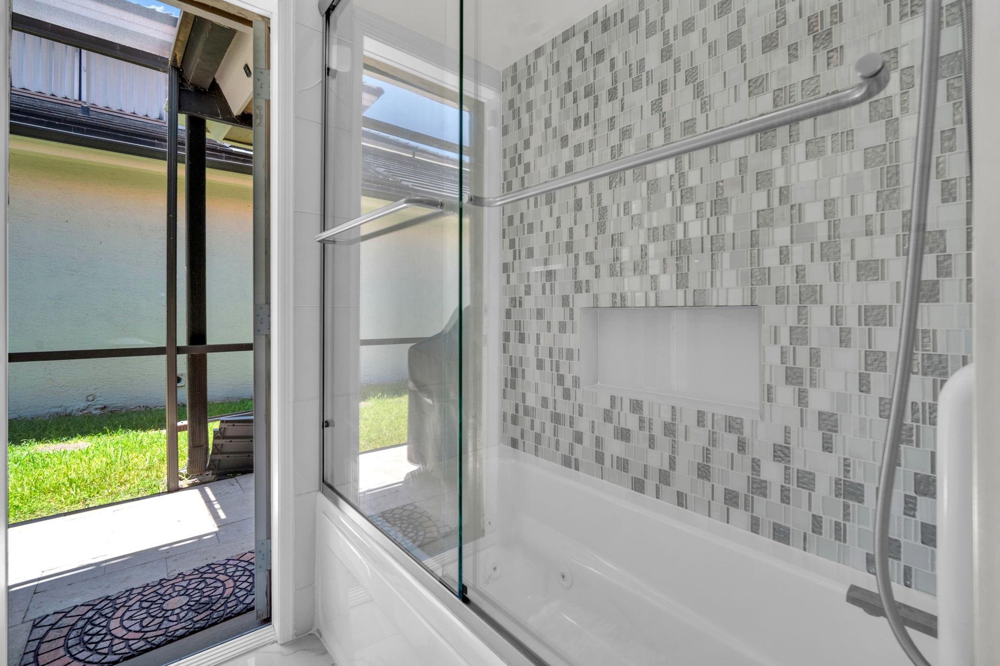 Jacaranda Area 933 97-47 - Residential
