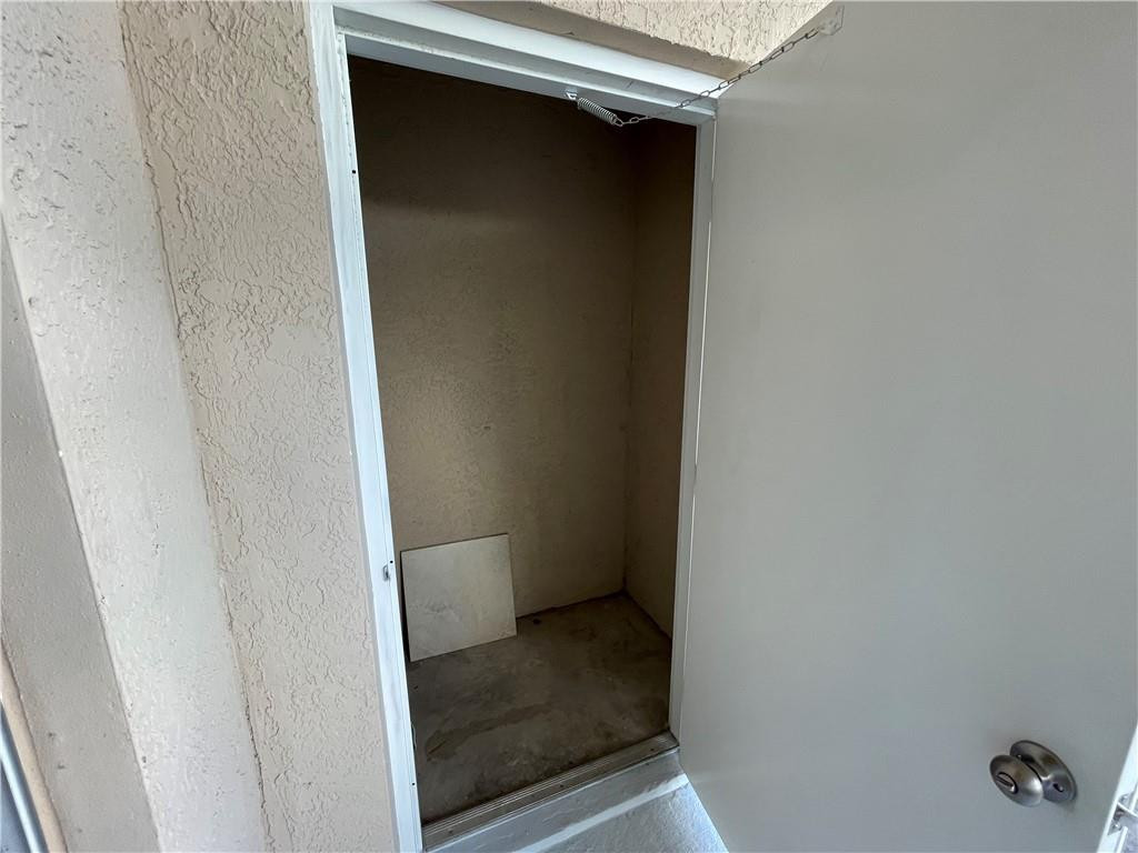 EVERGREEN LAKES - Residential