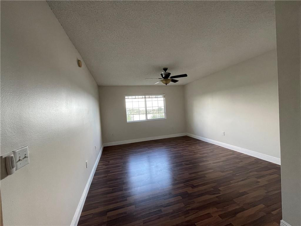 EVERGREEN LAKES - Residential