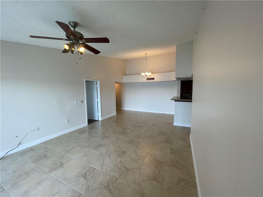 EVERGREEN LAKES - Residential