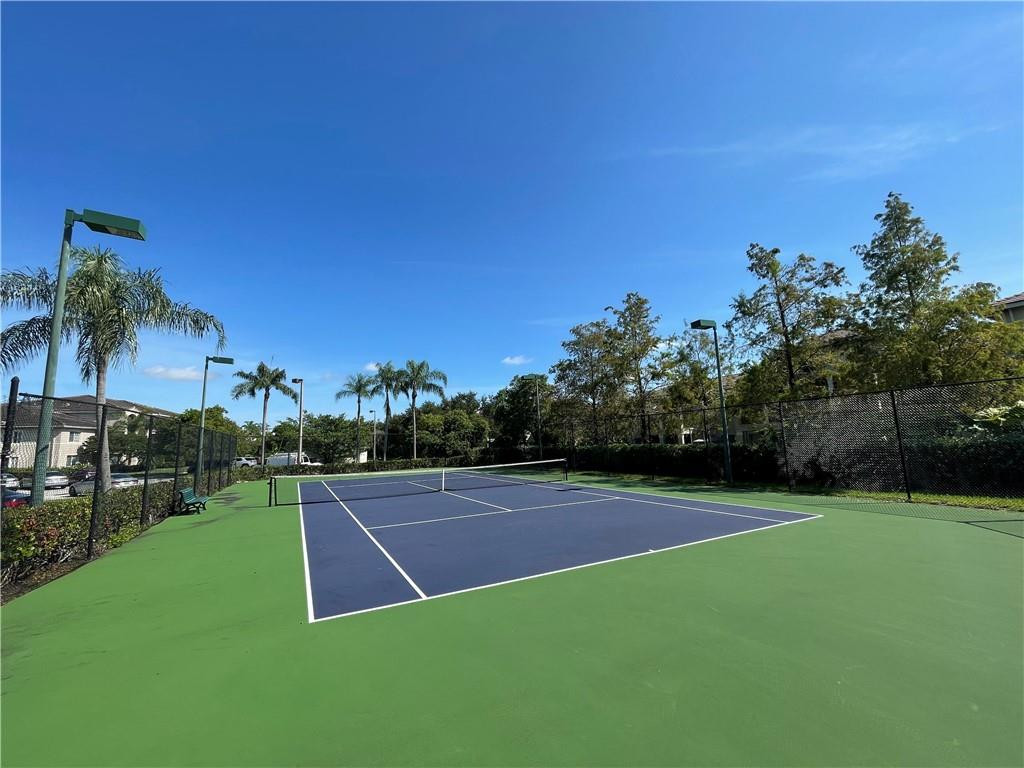 EVERGREEN LAKES - Residential