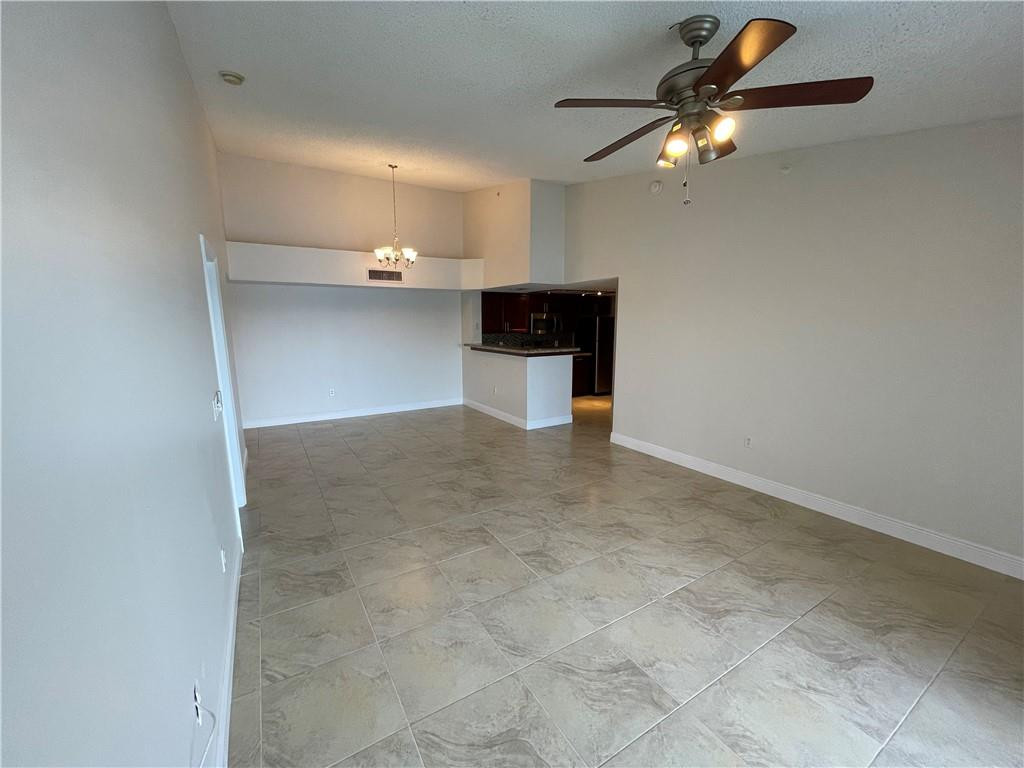 EVERGREEN LAKES - Residential