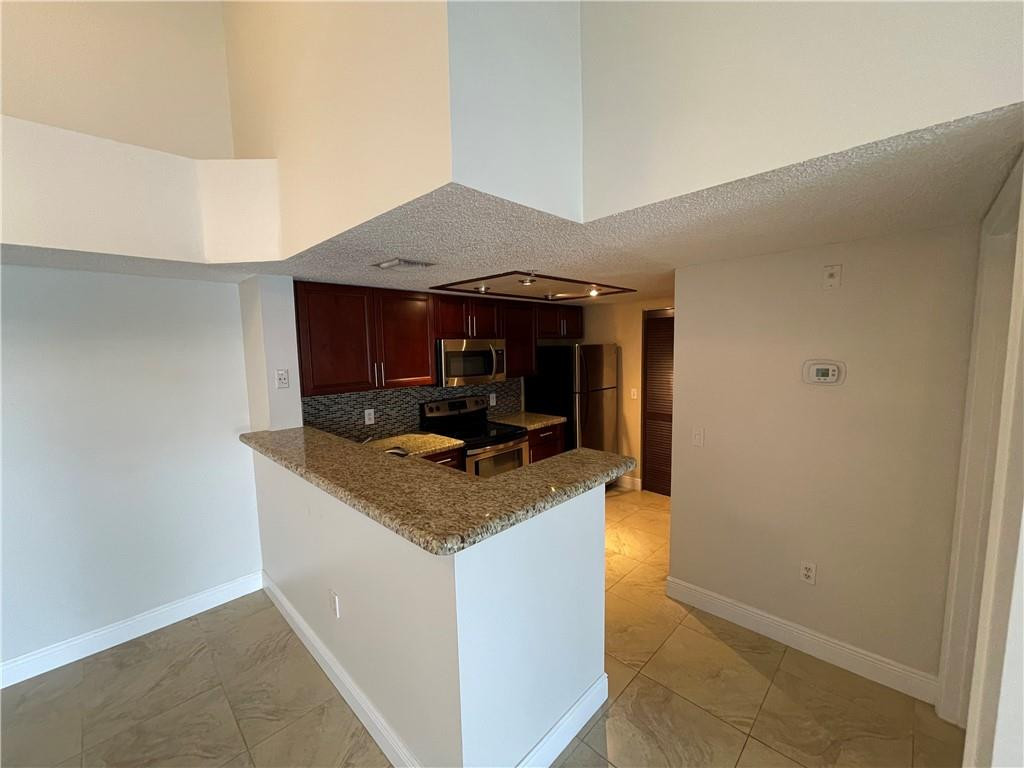 EVERGREEN LAKES - Residential