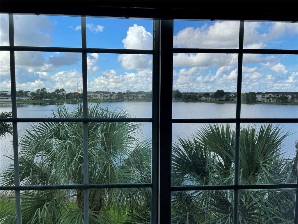 EVERGREEN LAKES - Residential