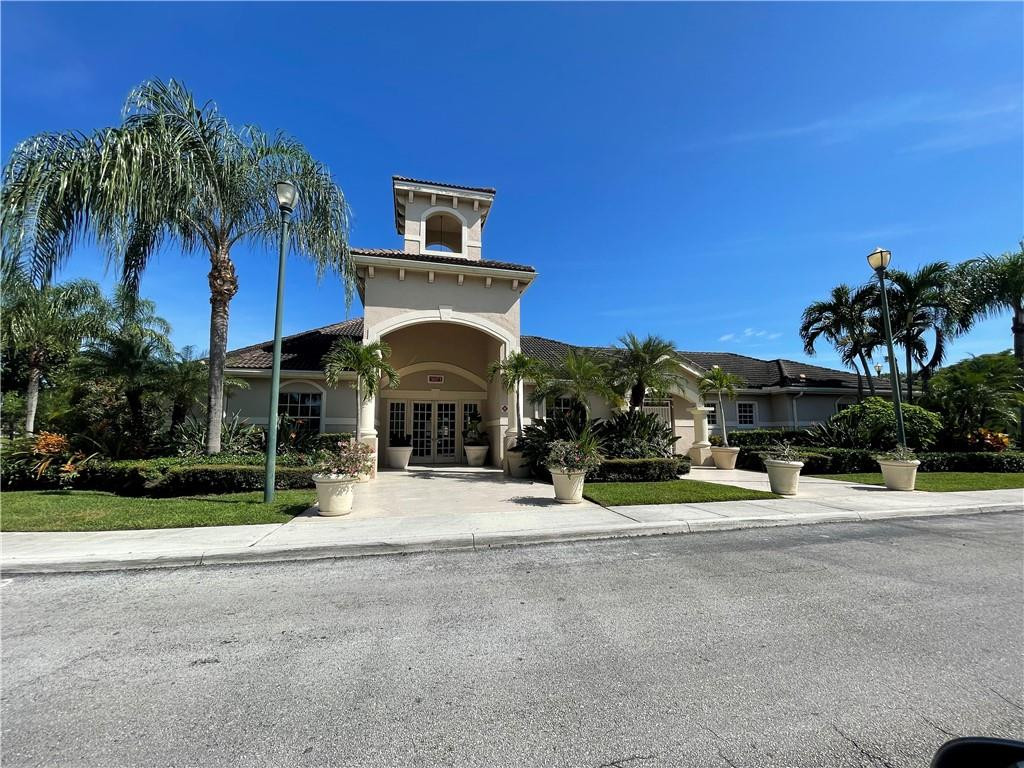 EVERGREEN LAKES - Residential