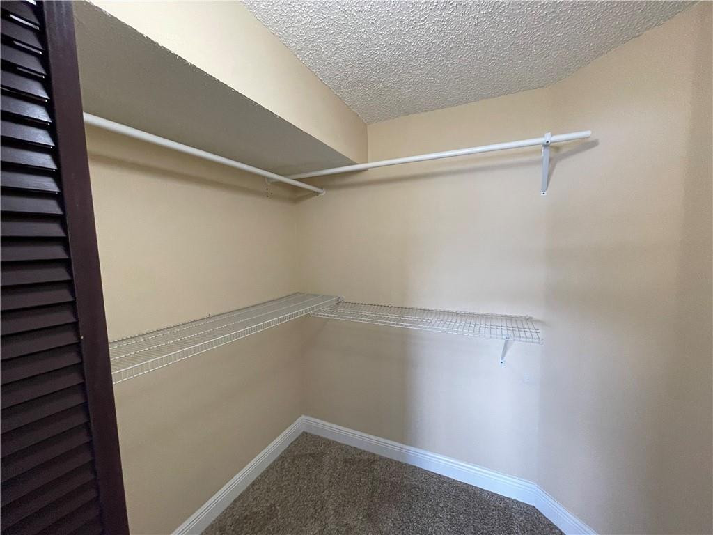 EVERGREEN LAKES - Residential