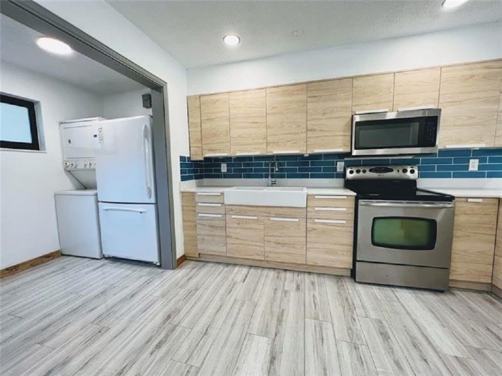 AMADALE - Residential Lease