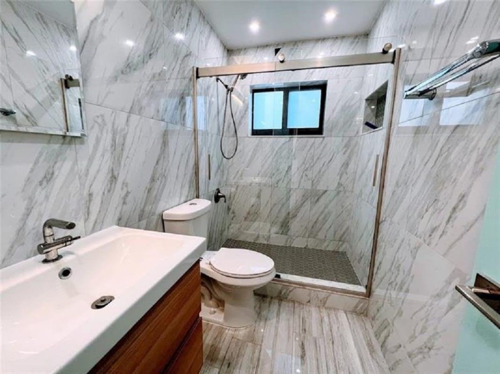 AMADALE - Residential Lease