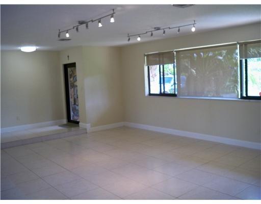 SUNSHINE RANCHES - Residential Lease