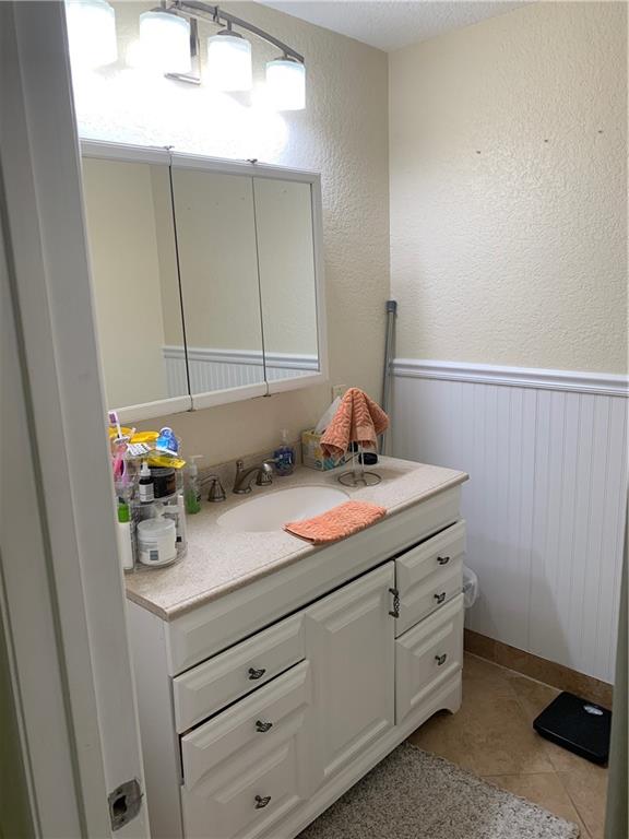 SUNSHINE RANCHES - Residential Lease