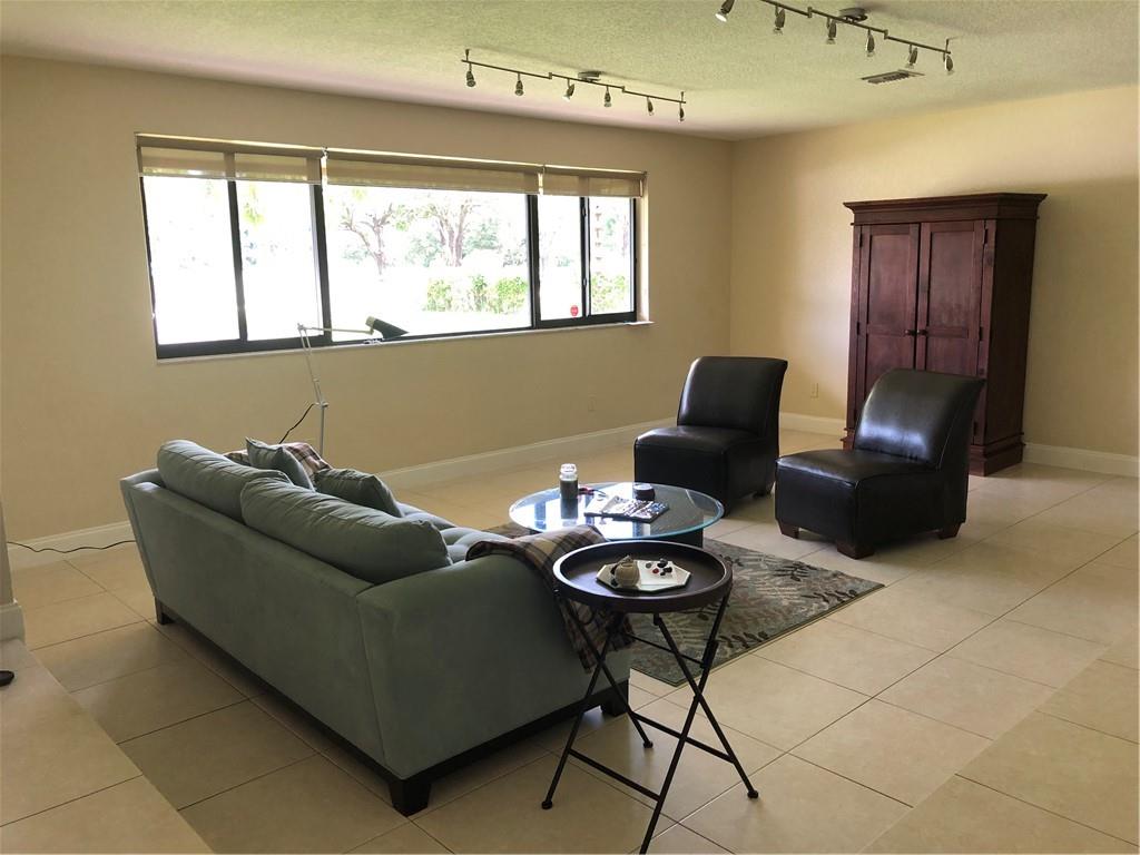 SUNSHINE RANCHES - Residential Lease