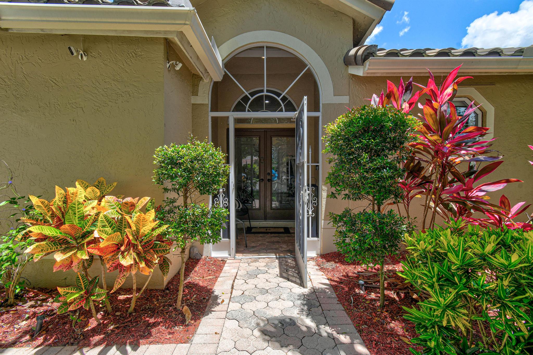 303 Hardwood Point