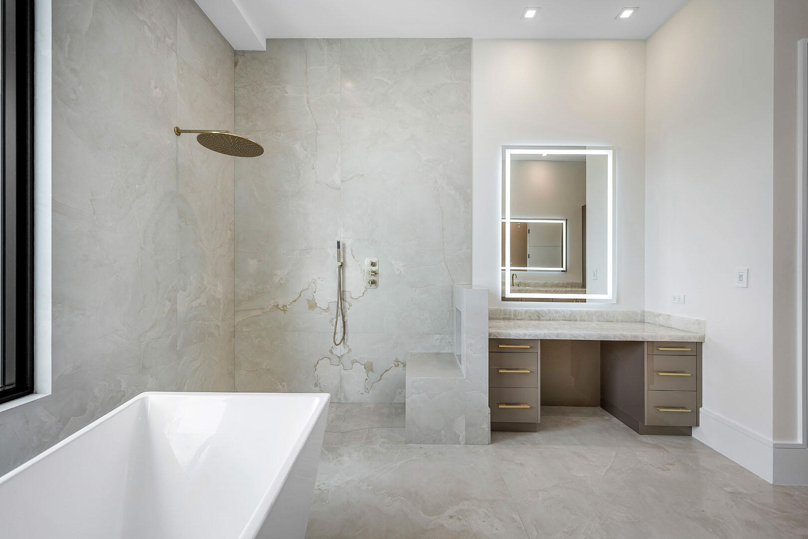 ROYAL PALM YACHT & COUNTR - Residential