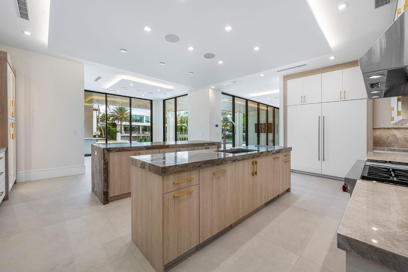 ROYAL PALM YACHT & COUNTR - Residential