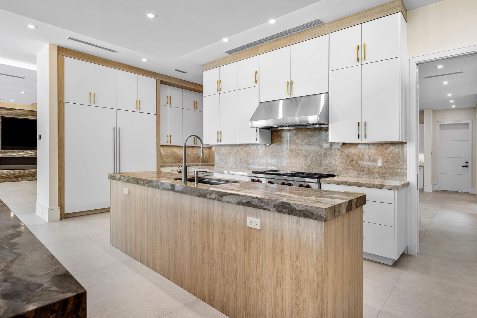 ROYAL PALM YACHT & COUNTR - Residential