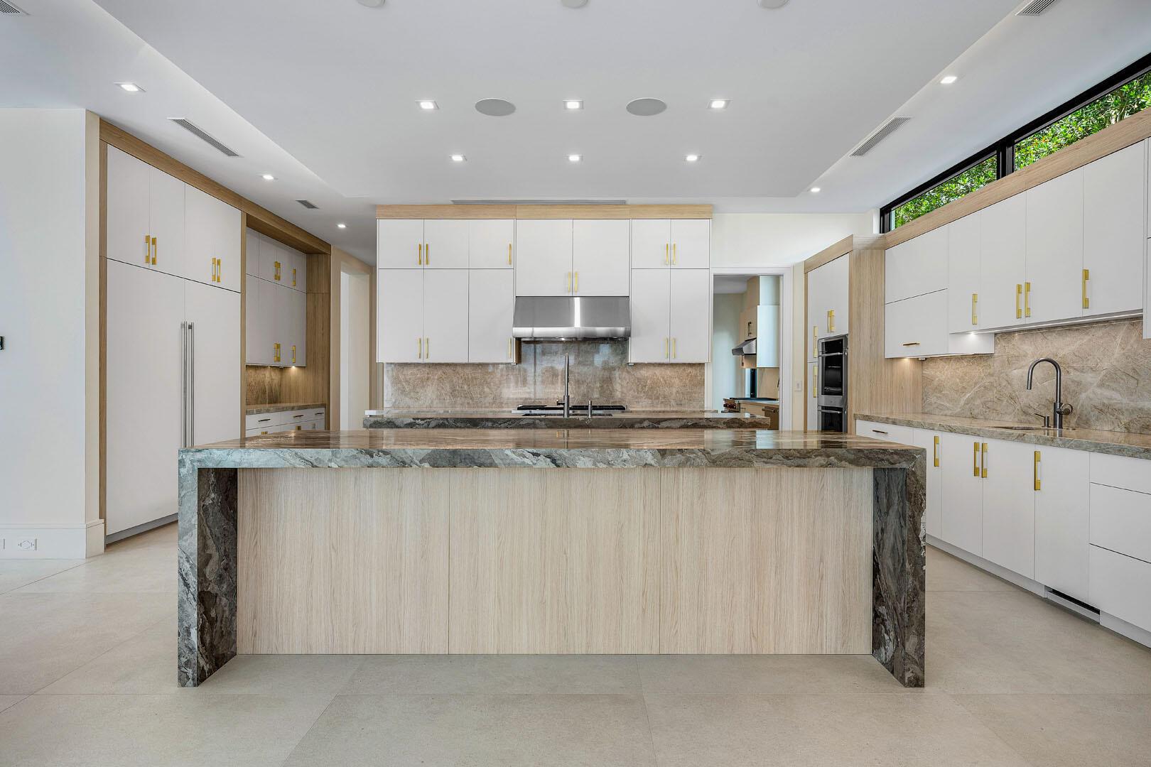 ROYAL PALM YACHT & COUNTR - Residential