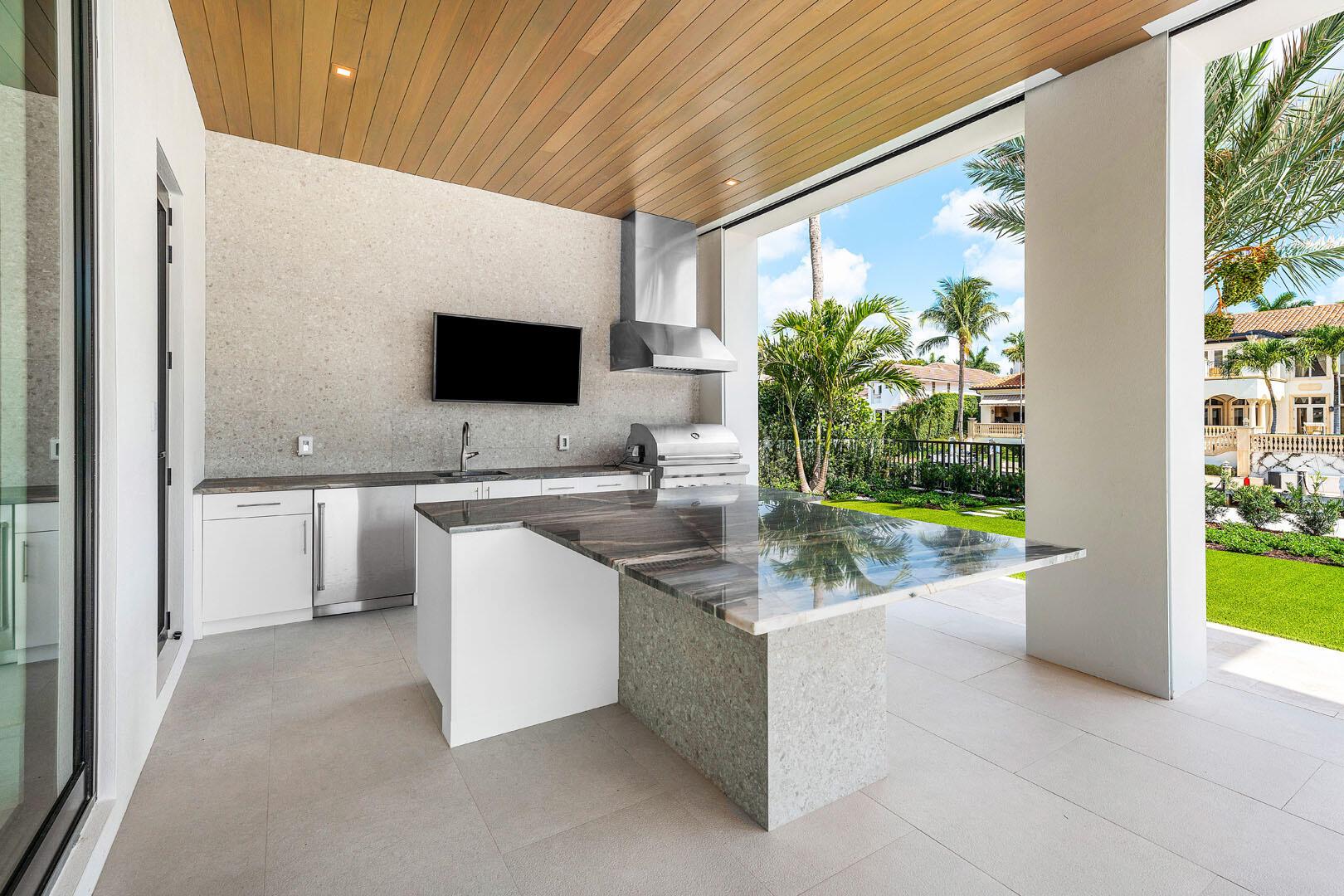 ROYAL PALM YACHT & COUNTR - Residential