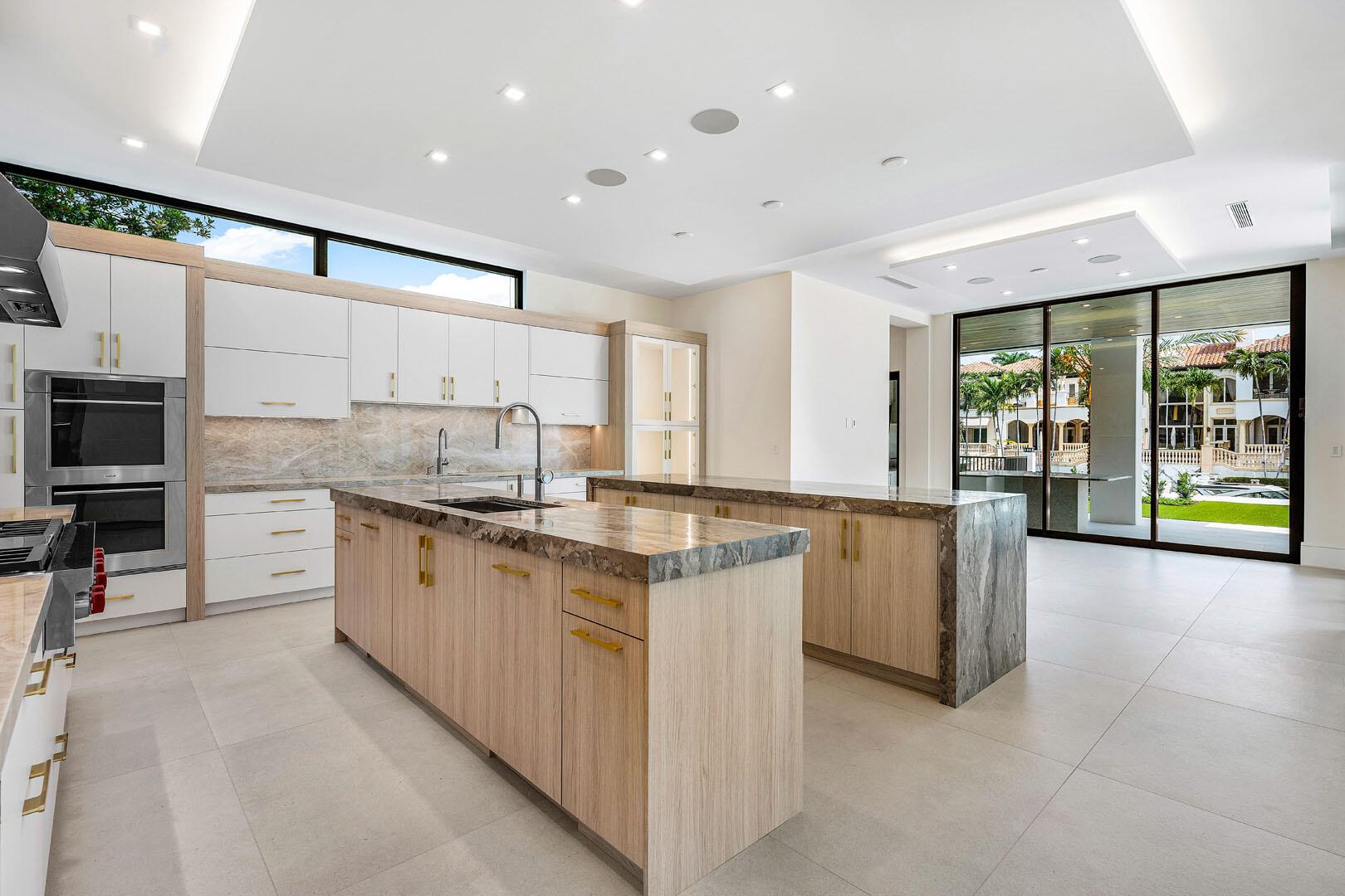 ROYAL PALM YACHT & COUNTR - Residential