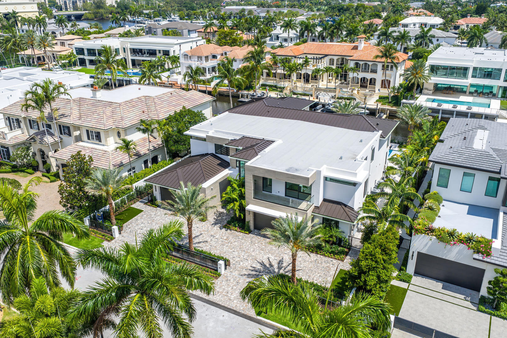 ROYAL PALM YACHT & COUNTR - Residential