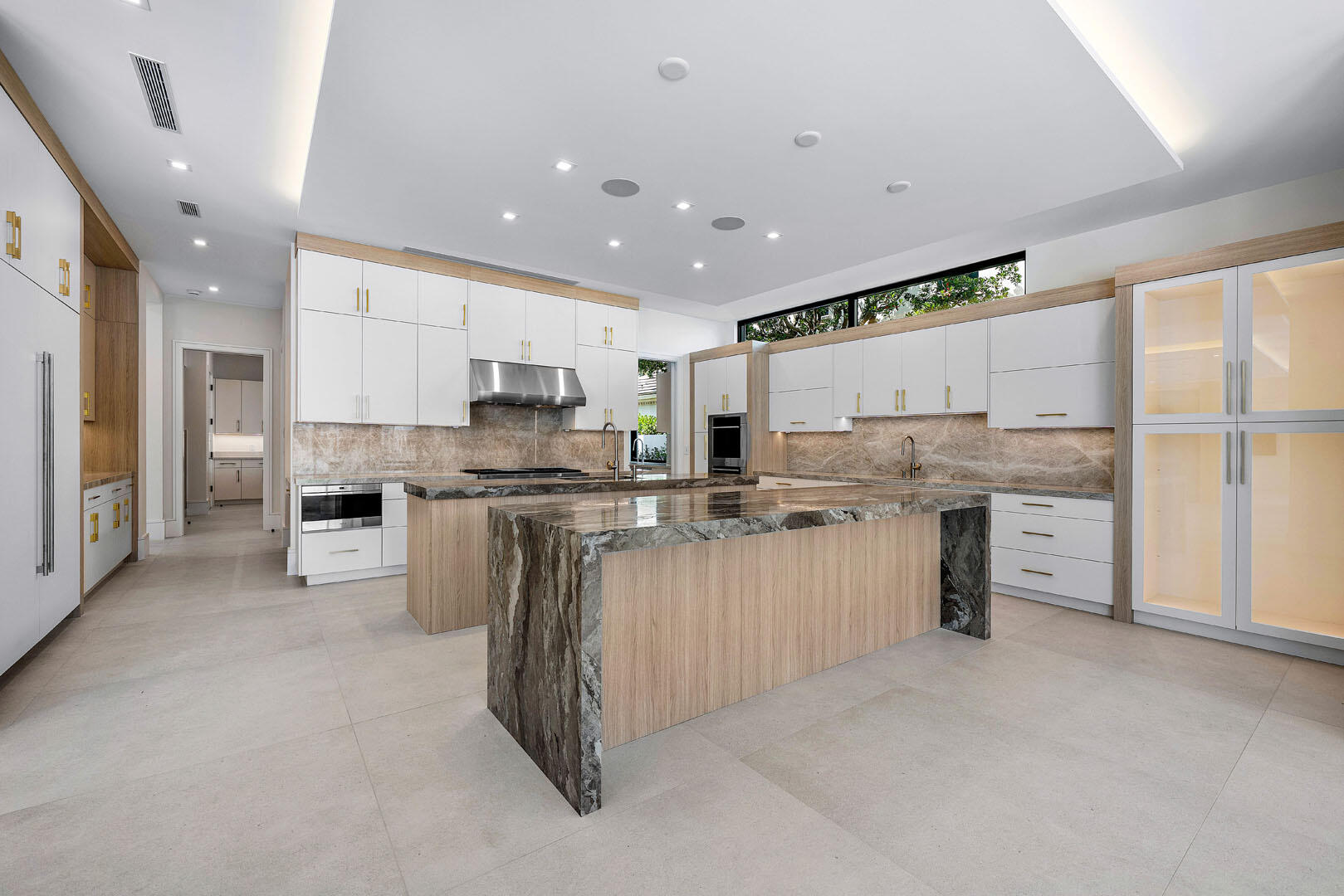 ROYAL PALM YACHT & COUNTR - Residential