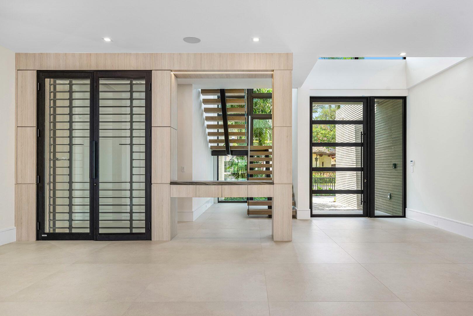 ROYAL PALM YACHT & COUNTR - Residential