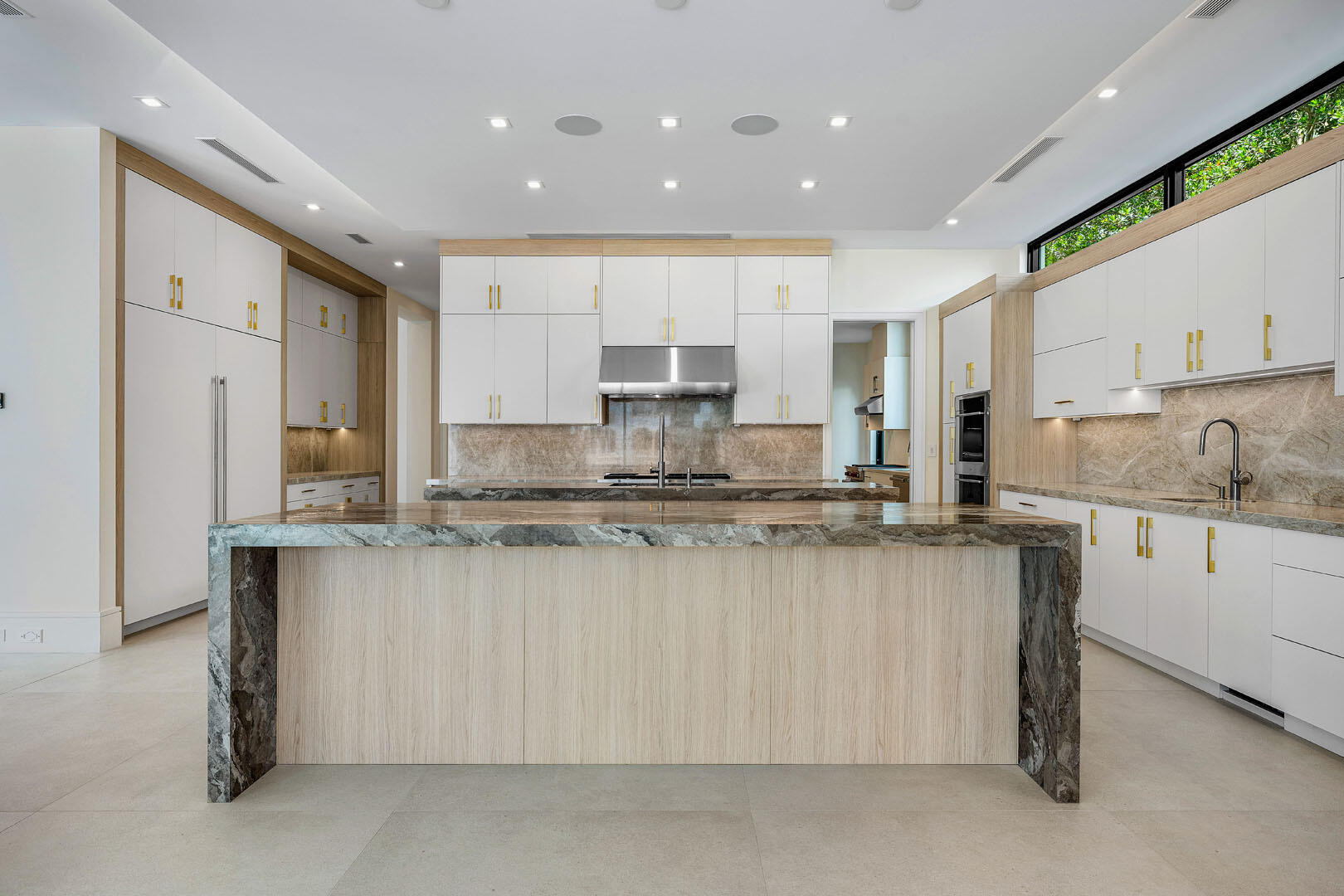 ROYAL PALM YACHT & COUNTR - Residential