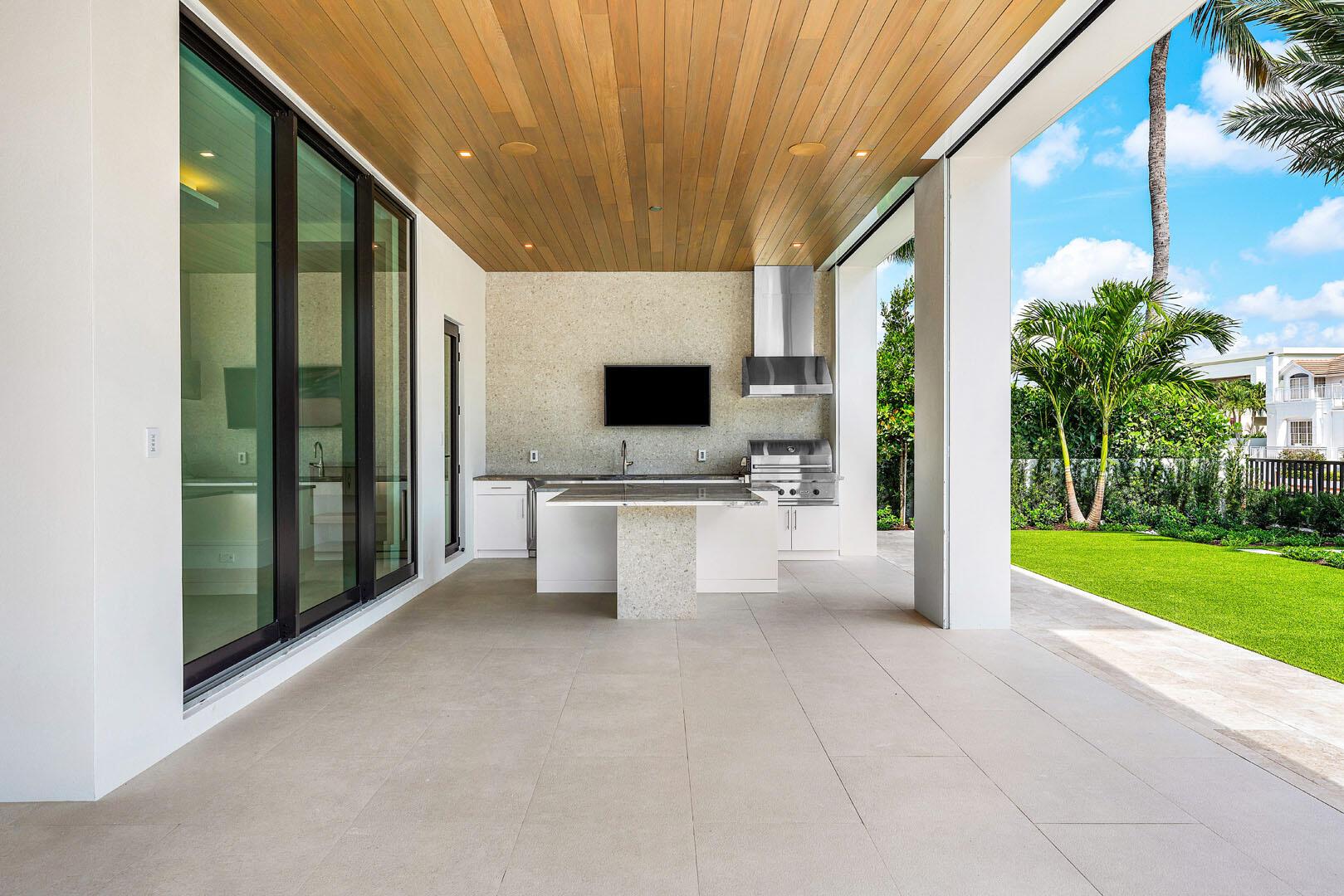 ROYAL PALM YACHT & COUNTR - Residential