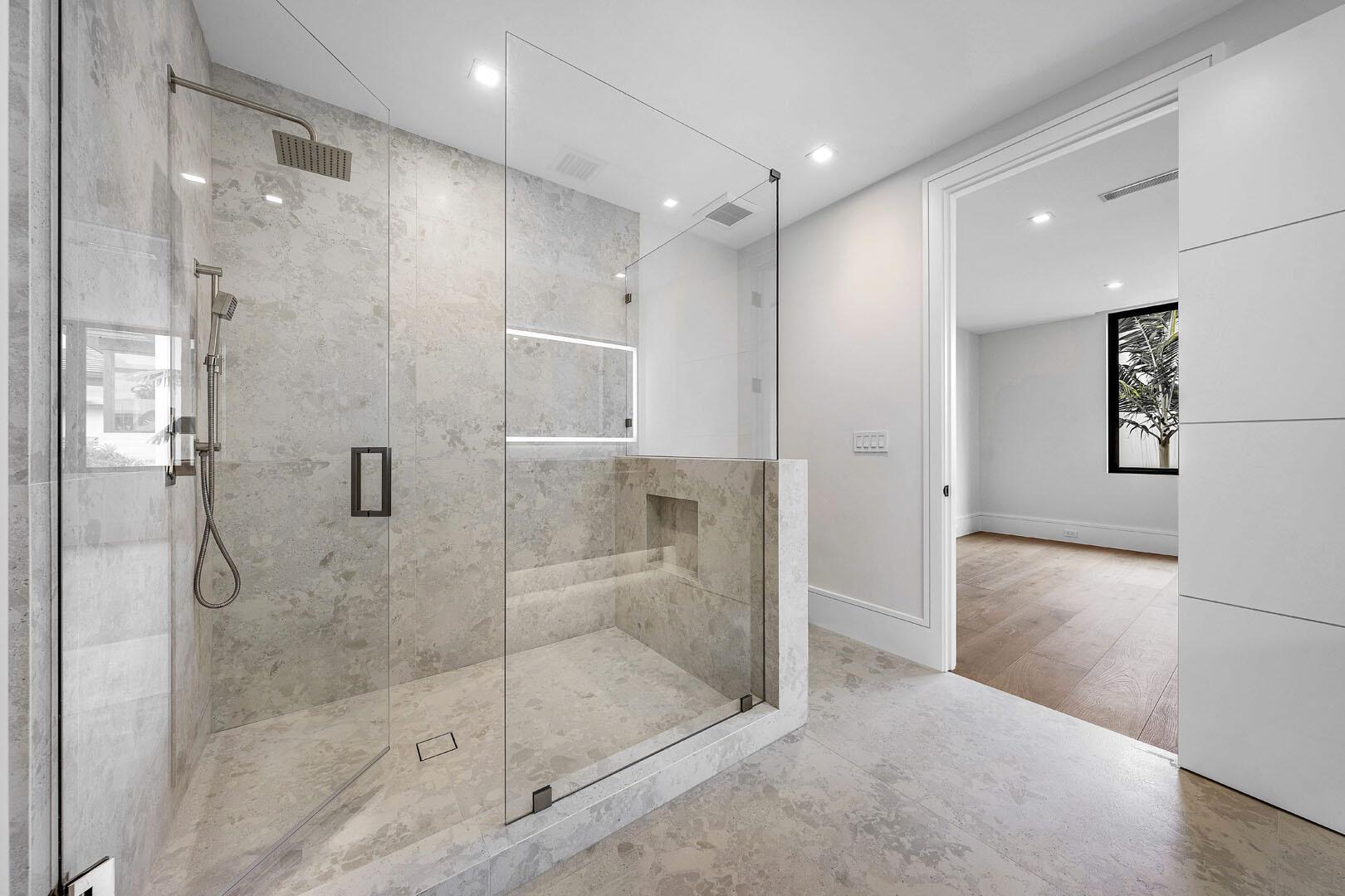 ROYAL PALM YACHT & COUNTR - Residential