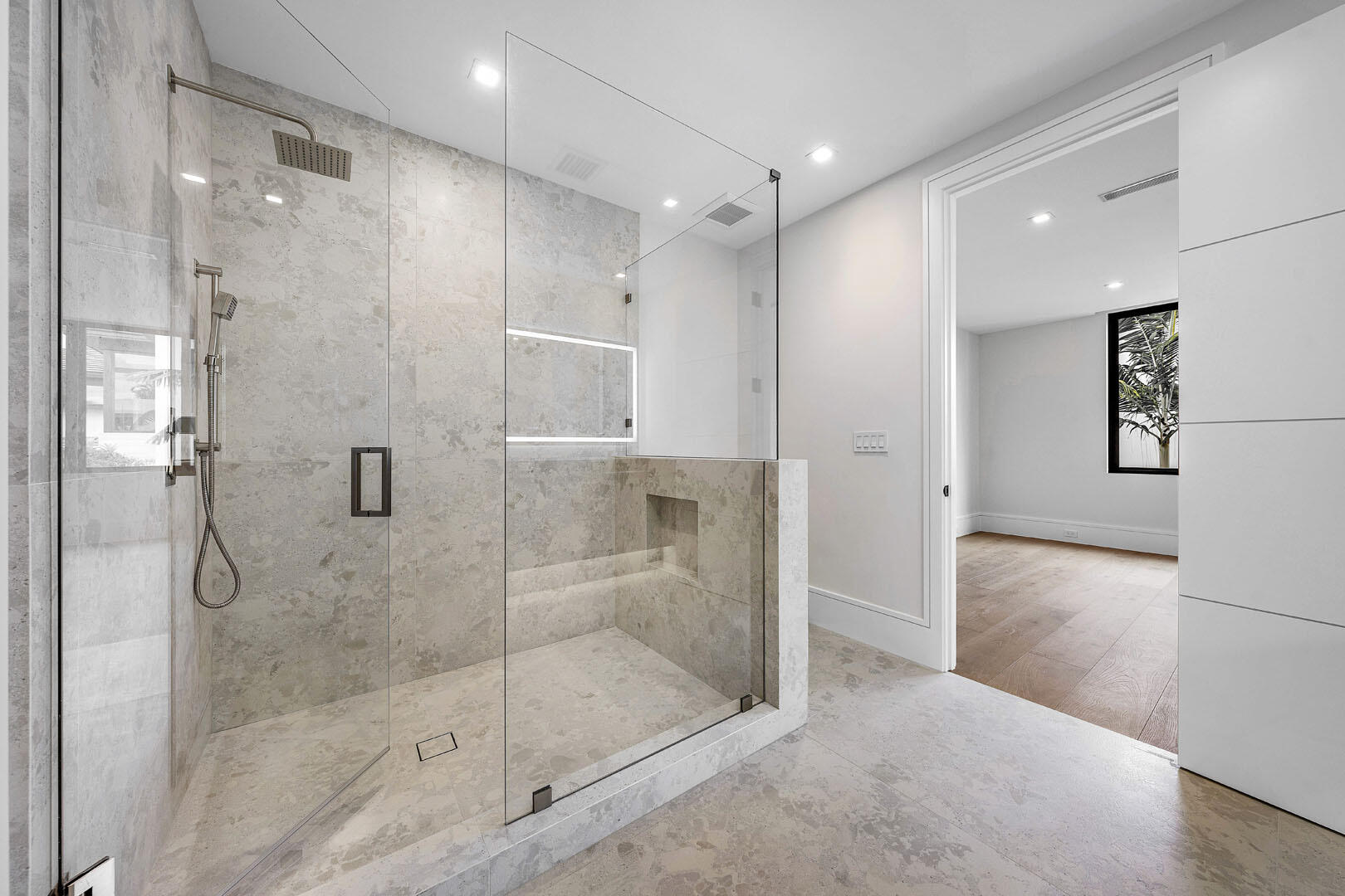 ROYAL PALM YACHT & COUNTR - Residential