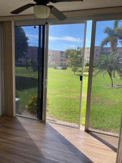 VILLAGE ROYALE GREENHILL - Residential Lease