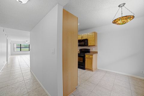 Tiny photo for 4702 E Lucerne Lakes Blvd Boulevard E #103, Lake Worth, FL 33467 (MLS # B26013725)