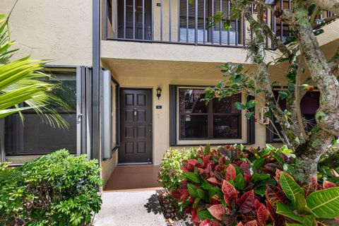 Photo of 4702 E Lucerne Lakes Blvd Boulevard E #103, Lake Worth, FL 33467 (MLS # B26013725)