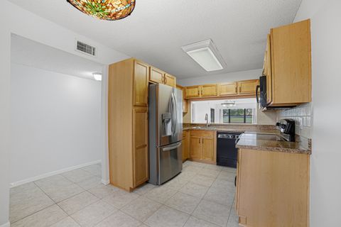 Tiny photo for 4702 E Lucerne Lakes Blvd Boulevard E #103, Lake Worth, FL 33467 (MLS # B26013725)