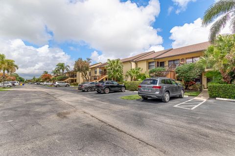 Tiny photo for 4702 E Lucerne Lakes Blvd Boulevard E #103, Lake Worth, FL 33467 (MLS # B26013725)
