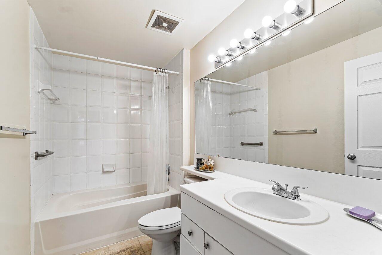 MONTECITO PALM BEACH CONDOMINIUM - Residential