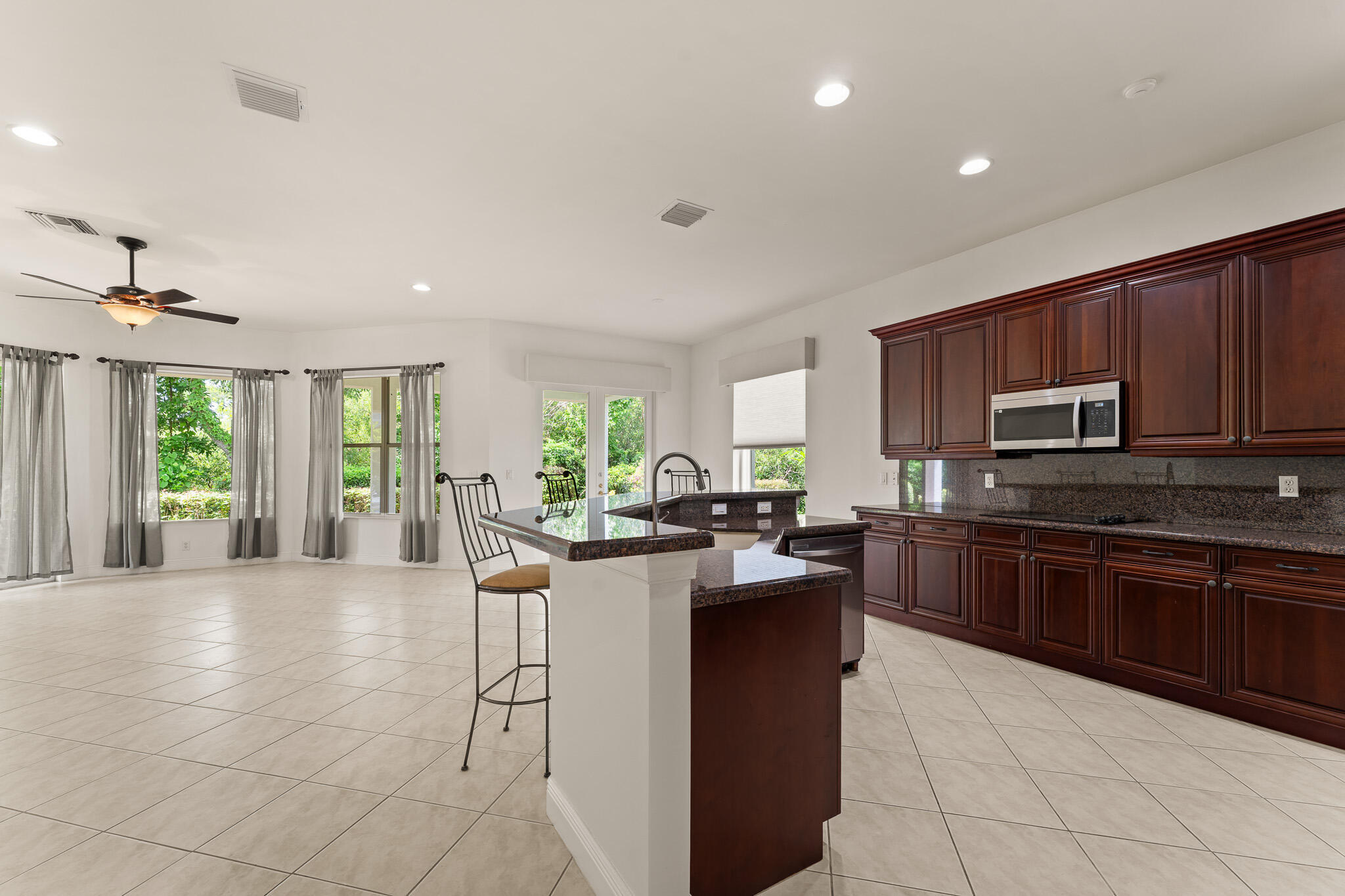PALM COVE GOLF & YACHT CLUB - Residential