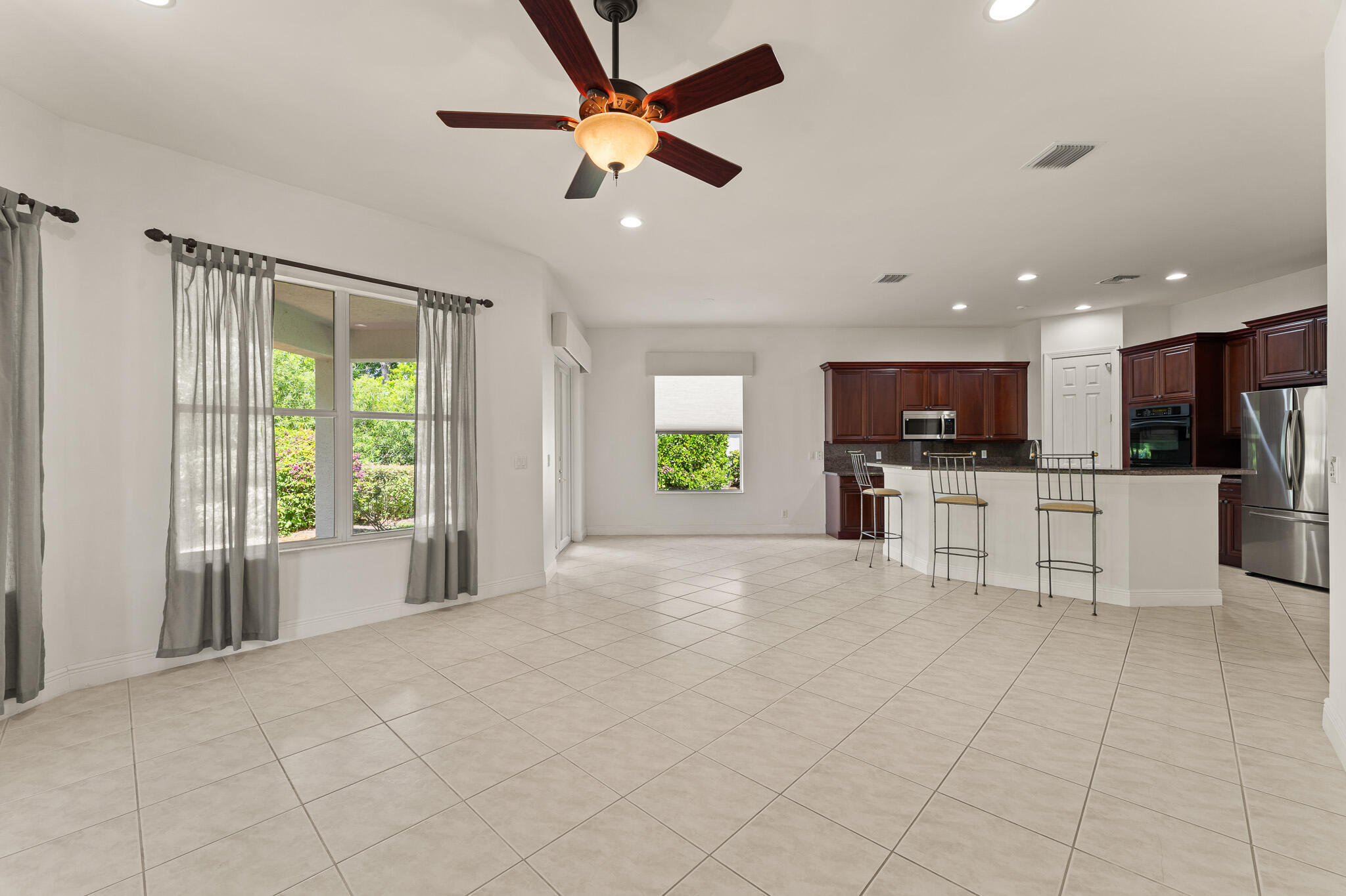 PALM COVE GOLF & YACHT CLUB - Residential